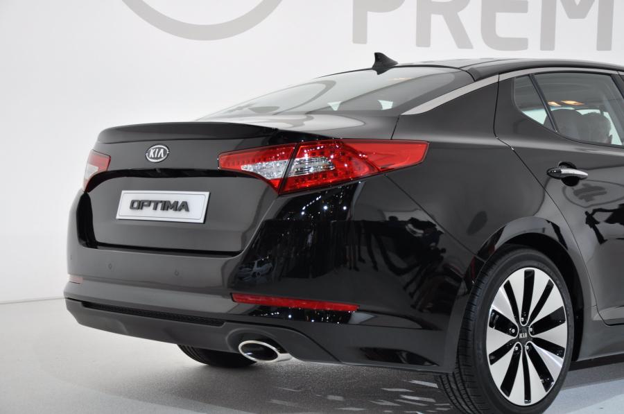  Kia Optima 2011 года  (фото 17 из 69)